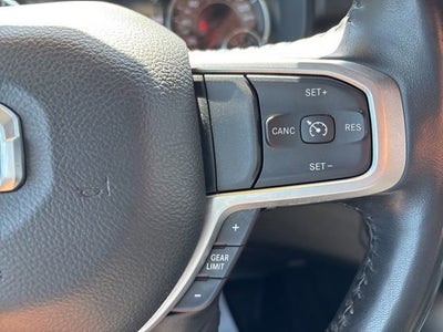 2022 RAM 1500 Big Horn Crew Cab 4x4 5'7" Box