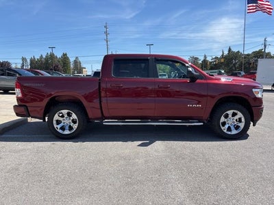 2022 RAM 1500 Big Horn Crew Cab 4x4 5'7" Box