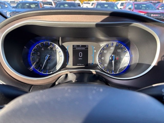 2023 Chrysler Voyager LX