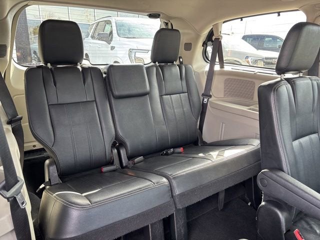 2015 Chrysler Town & Country Touring-L