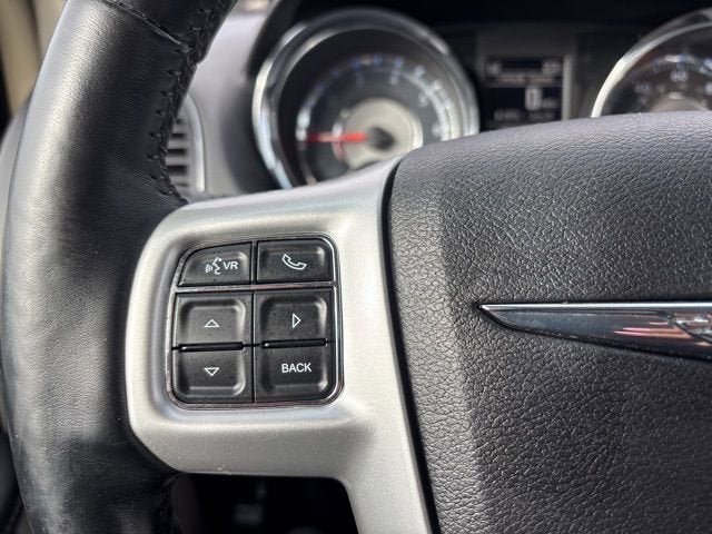 2015 Chrysler Town & Country Touring-L
