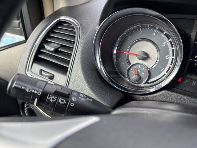 2015 Chrysler Town & Country Touring-L