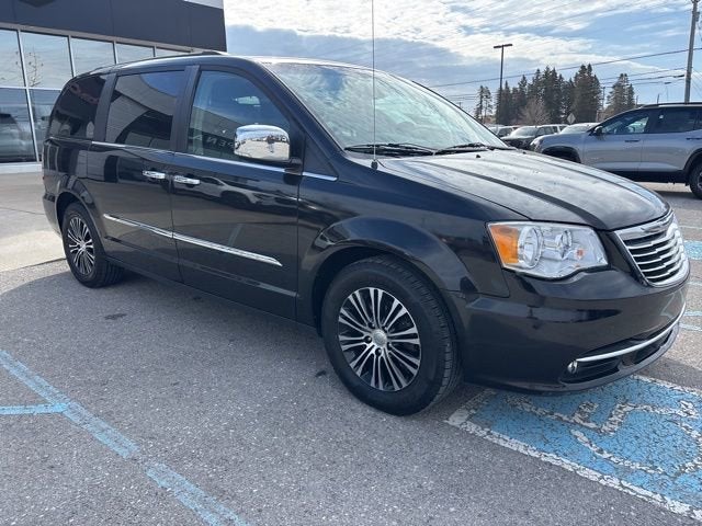 2015 Chrysler Town & Country Touring-L