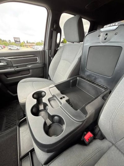 2024 RAM 3500 Big Horn Crew Cab 4x4 8' Box