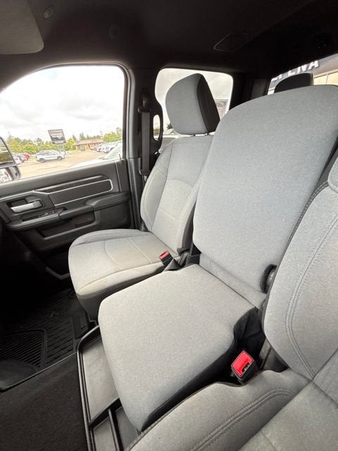 2024 RAM 3500 Big Horn Crew Cab 4x4 8' Box
