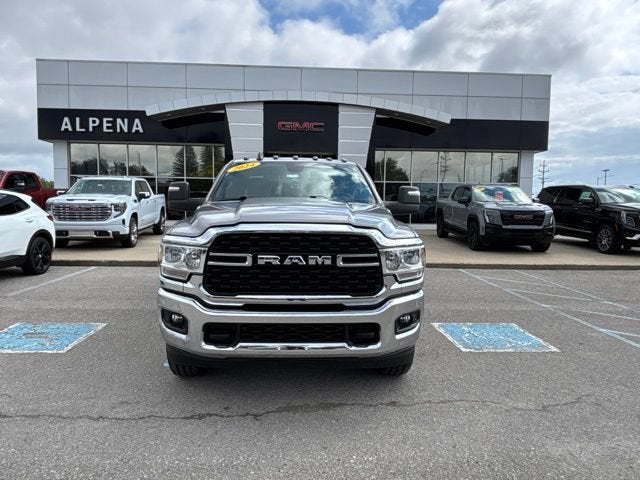 2024 RAM 3500 Big Horn Crew Cab 4x4 8' Box