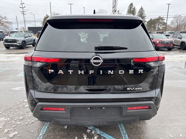 2024 Nissan Pathfinder SV