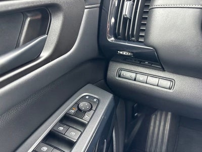 2024 Nissan Pathfinder SV 4WD