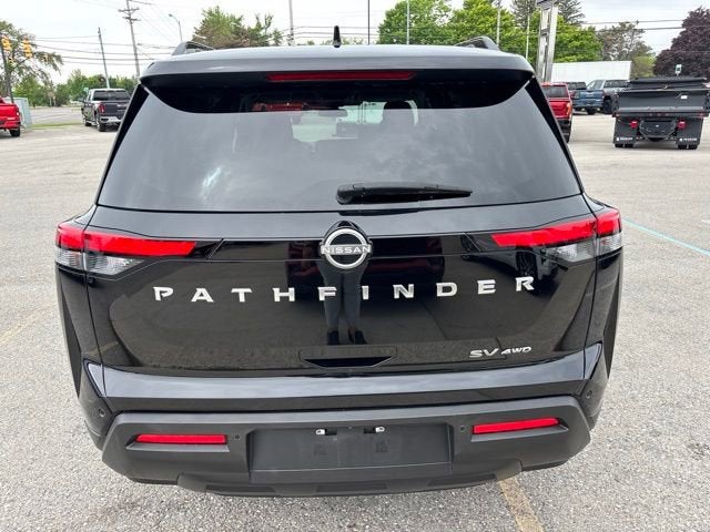 2024 Nissan Pathfinder SV 4WD
