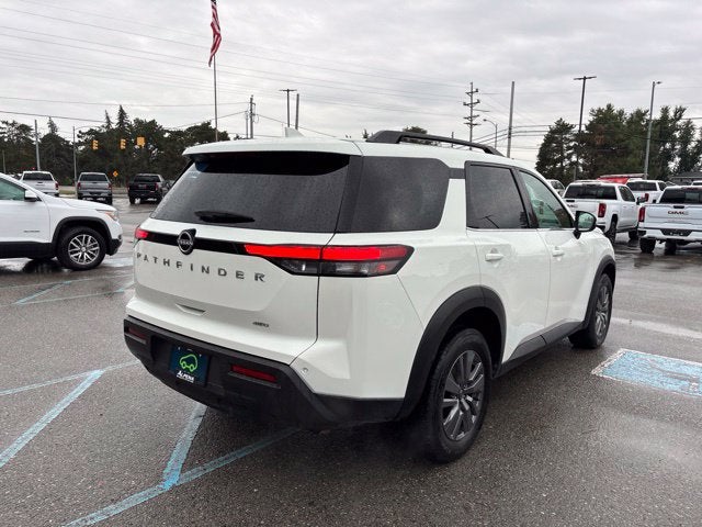 2025 Nissan Pathfinder SV