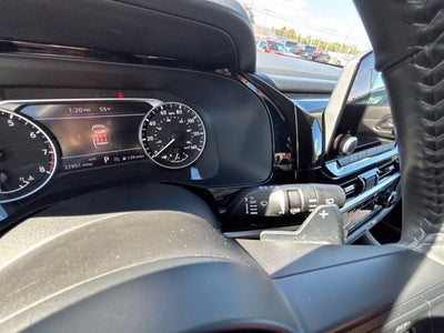 2025 Nissan Pathfinder SV