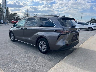 2023 Toyota Sienna XLE