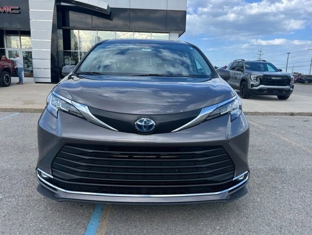 2023 Toyota Sienna XLE