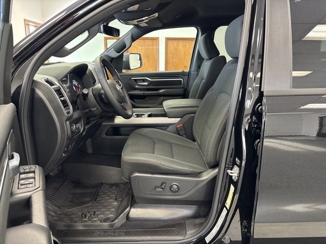 2025 RAM 1500 Big Horn Crew Cab 4x4 5'7" Box