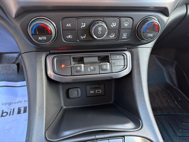 2022 GMC Acadia AT4
