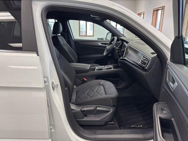 2024 Volkswagen Atlas Cross Sport 2.0T SE