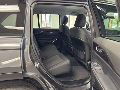 2022 Jeep Grand Cherokee Laredo 4x4