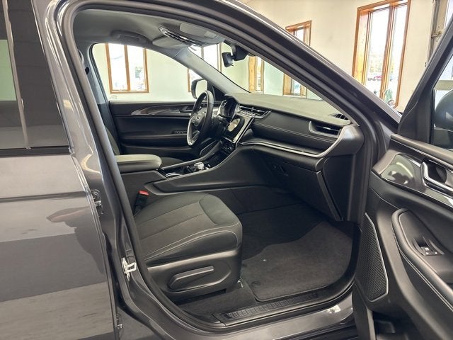 2022 Jeep Grand Cherokee Laredo 4x4