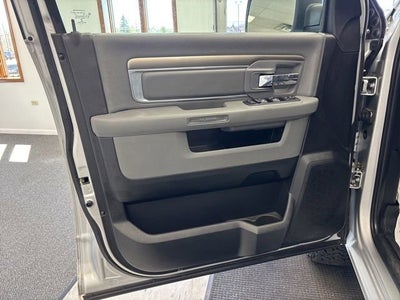 2018 RAM 1500 Big Horn Crew Cab 4x4 5'7" Box
