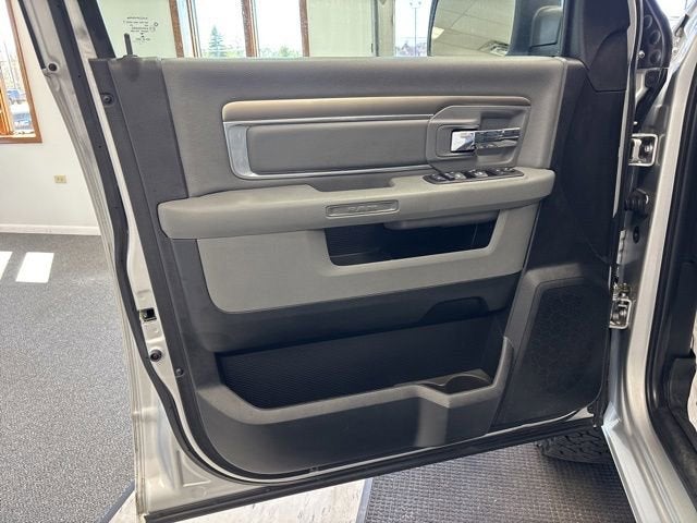 2018 RAM 1500 Big Horn Crew Cab 4x4 5'7" Box
