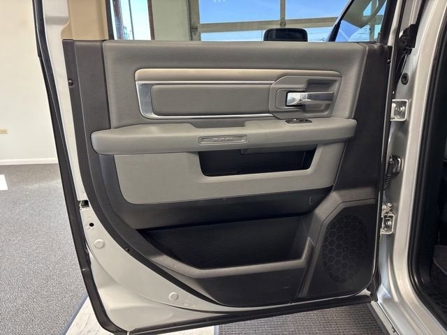 2018 RAM 1500 Big Horn Crew Cab 4x4 5'7" Box