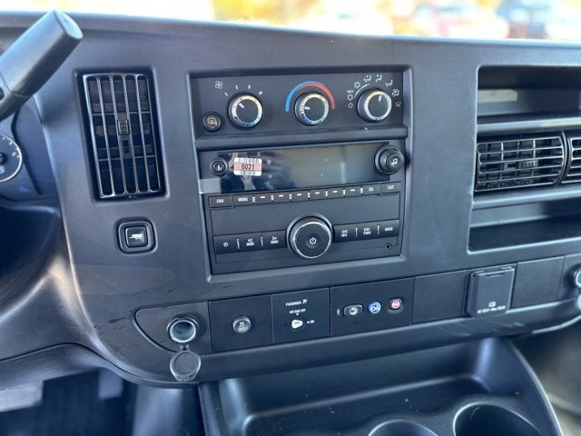 2025 Chevrolet Express Cutaway 3500 1WT