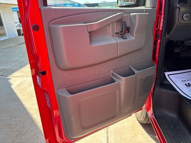 2026 Chevrolet Express Cargo Work Van - Photo 11