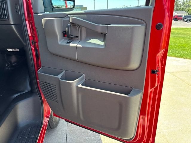 2026 Chevrolet Express Cargo Work Van - Photo 18