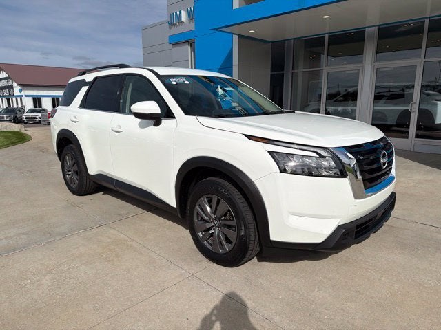 2025 Nissan Pathfinder SV